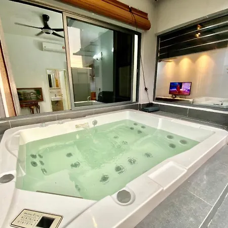 Mw Imperio Residence Private Jacuzzi Or Pool Villa With 16 Unit Designs Malacca Exterior photo