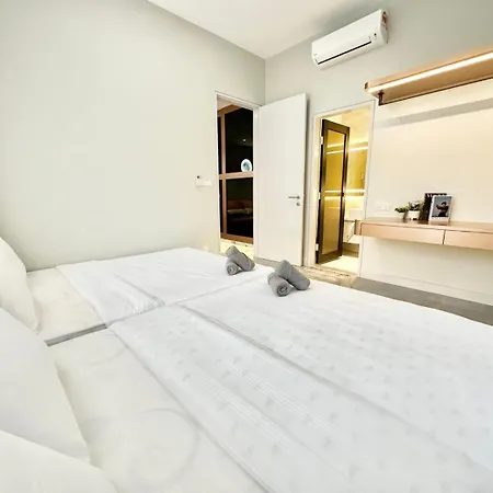 Mw Imperio Residence Private Jacuzzi Or Pool Villa With 16 Unit Designs Malacca Exterior photo