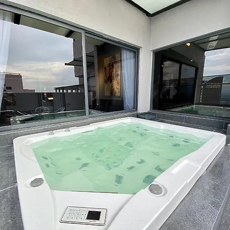 Mw Imperio Residence Private Jacuzzi Or Pool Villa With 16 Unit Designs Malacca Exterior photo
