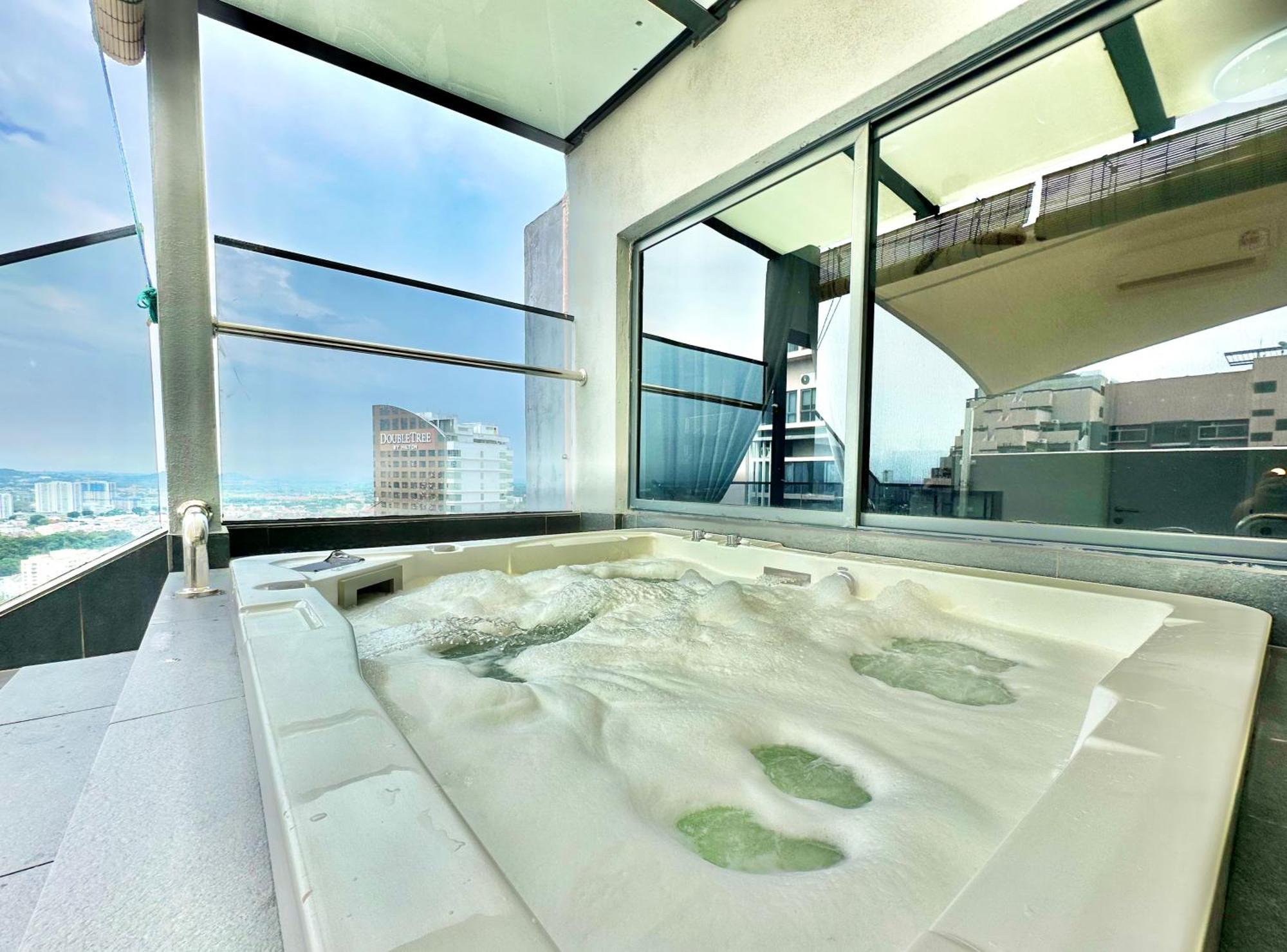 Mw Imperio Private Jacuzzi Or Pool With 16 Unit Designs Apartment